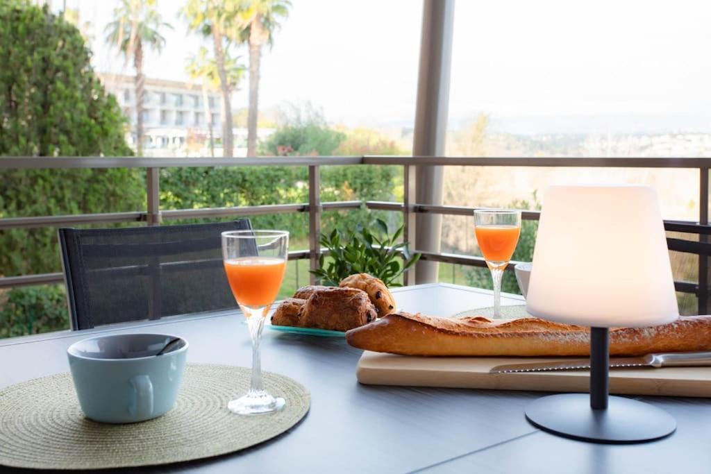 Ferienwohnung A7- 2 Bdr Sea & Mountain View - Ac, Parking, Pool & Terrace Antibes Exterior foto