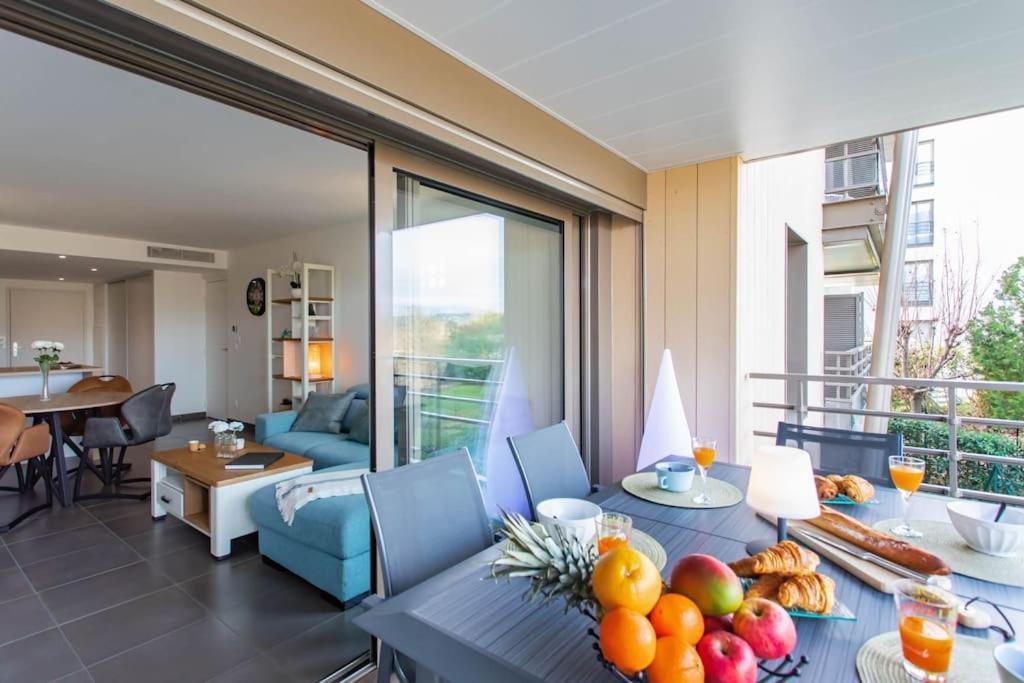 Ferienwohnung A7- 2 Bdr Sea & Mountain View - Ac, Parking, Pool & Terrace Antibes Exterior foto