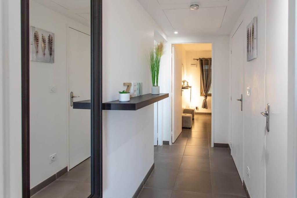Ferienwohnung A7- 2 Bdr Sea & Mountain View - Ac, Parking, Pool & Terrace Antibes Exterior foto