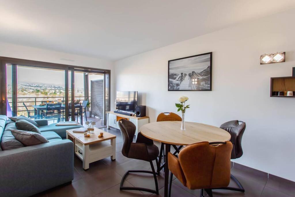 Ferienwohnung A7- 2 Bdr Sea & Mountain View - Ac, Parking, Pool & Terrace Antibes Exterior foto