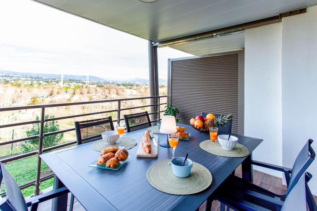 Ferienwohnung A7- 2 Bdr Sea & Mountain View - Ac, Parking, Pool & Terrace Antibes Exterior foto
