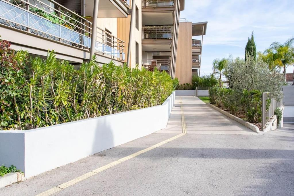 Ferienwohnung A7- 2 Bdr Sea & Mountain View - Ac, Parking, Pool & Terrace Antibes Exterior foto